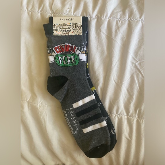 Friends tv show socks (NEW) size 6-12 - Picture 5 of 6